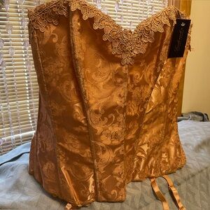 Frederick’s of Hollywood ‘Hollywood Dream’ sweetheart corset, size 44 honey/nude